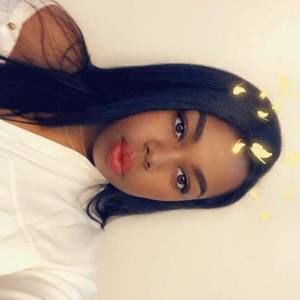 Meet your Posher, Claudia